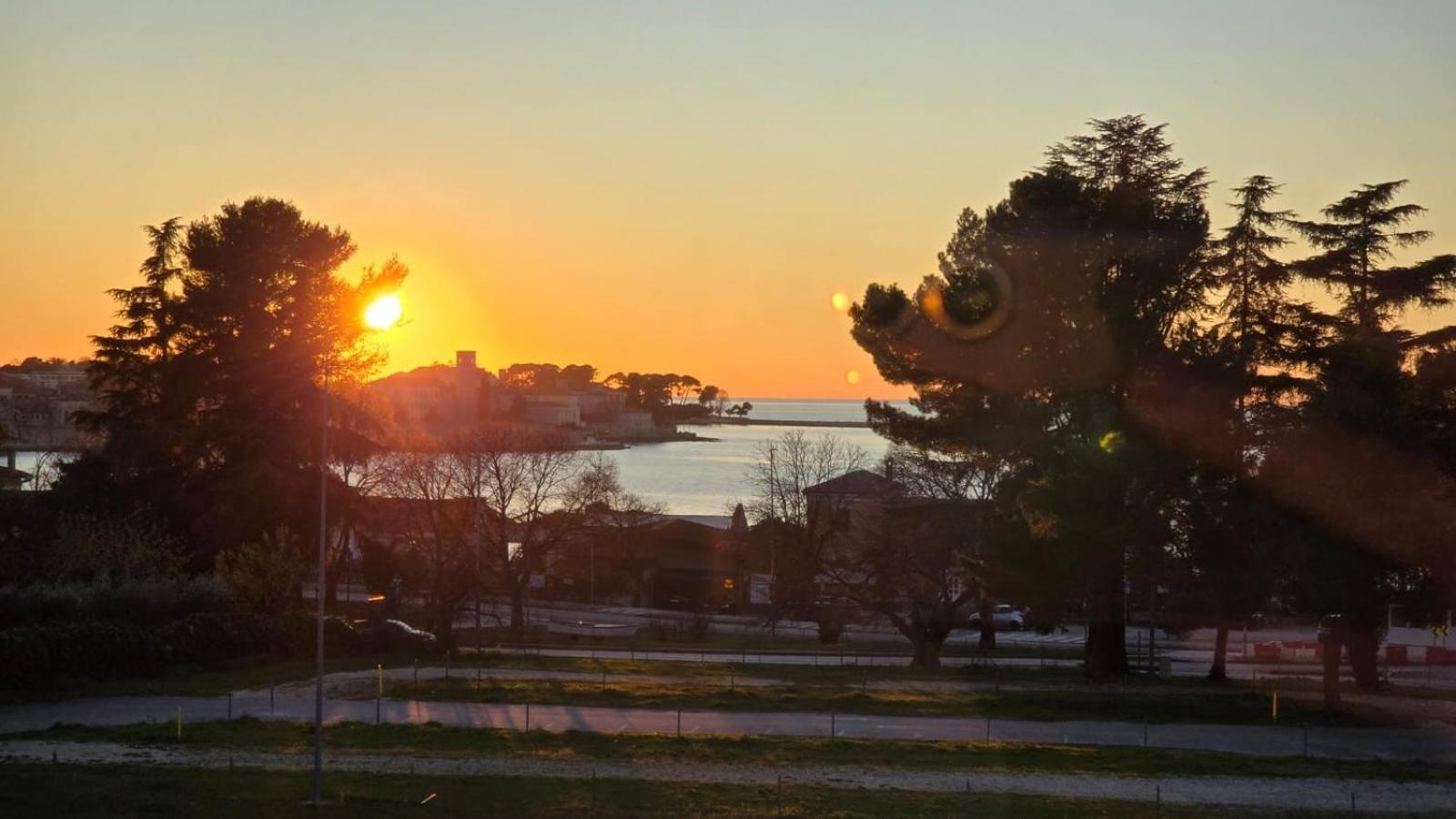 Studio Apartment Ljubica For 2 Persons 150M From The Beach 포레치 외부 사진